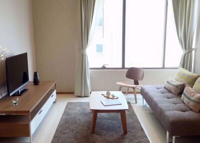 1 bed Condo in The Emporio Place Khlongtan Sub District C09609