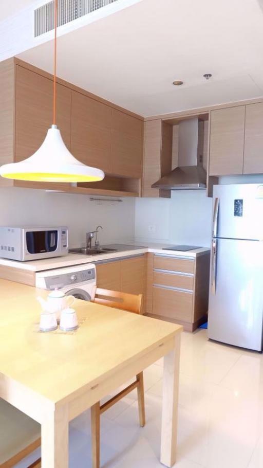 1 bed Condo in The Emporio Place Khlongtan Sub District C09609