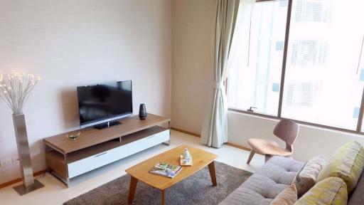 1 bed Condo in The Emporio Place Khlongtan Sub District C09609
