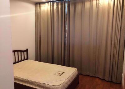 2 bed Condo in Siri Residence Khlongtan Sub District C09589