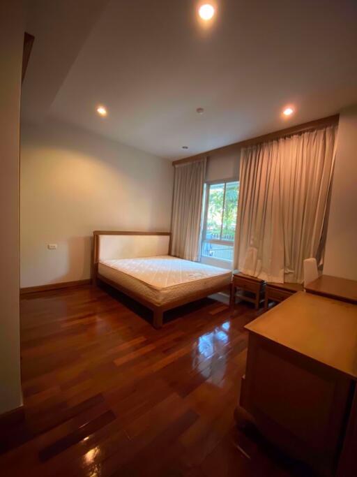 1 bed Condo in Baan Thirapa Thungmahamek Sub District C09568