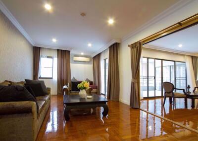 4 bed Duplex in Baan Sawasdee Khlong Tan Nuea Sub District D09160