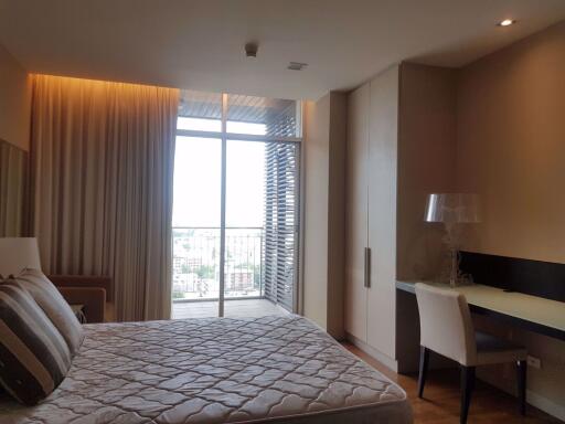 3 bed Condo in Urbana Sathorn Thungmahamek Sub District C09543