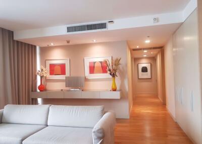 3 bed Condo in Urbana Sathorn Thungmahamek Sub District C09543