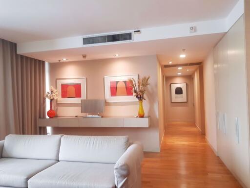 3 bed Condo in Urbana Sathorn Thungmahamek Sub District C09543