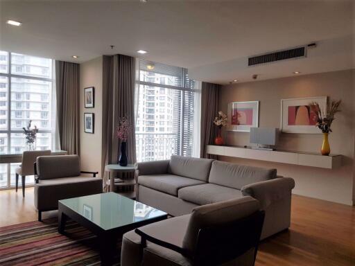 3 bed Condo in Urbana Sathorn Thungmahamek Sub District C09543