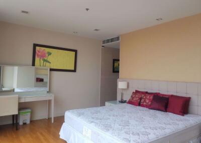 3 bed Condo in Urbana Sathorn Thungmahamek Sub District C09543