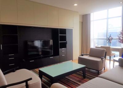 3 bed Condo in Urbana Sathorn Thungmahamek Sub District C09543