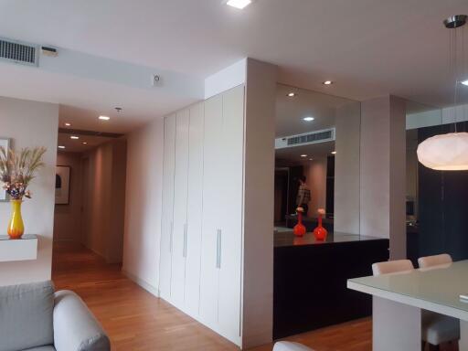 3 bed Condo in Urbana Sathorn Thungmahamek Sub District C09543