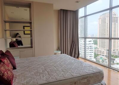 3 bed Condo in Urbana Sathorn Thungmahamek Sub District C09543