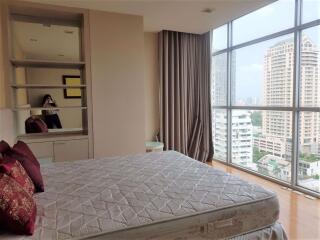 3 bed Condo in Urbana Sathorn Thungmahamek Sub District C09543