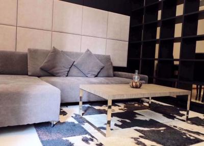 1 bed Duplex in The Emporio Place Khlongtan Sub District D09159