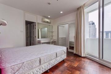 3 bed Condo in Fifty Fifth Tower Khlong Tan Nuea Sub District C09537