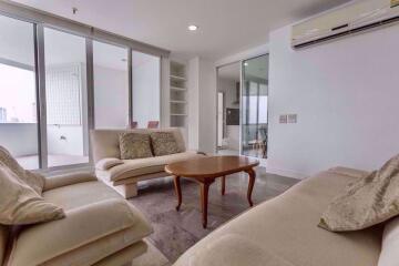 3 bed Condo in Fifty Fifth Tower Khlong Tan Nuea Sub District C09537