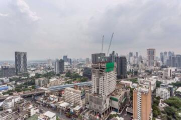 3 bed Condo in Fifty Fifth Tower Khlong Tan Nuea Sub District C09537