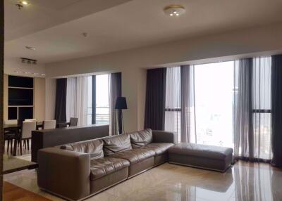 3 bed Condo in The Met Thungmahamek Sub District C09532