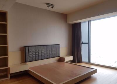 3 bed Condo in The Met Thungmahamek Sub District C09532