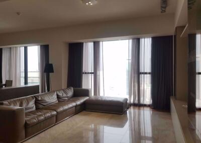 3 bed Condo in The Met Thungmahamek Sub District C09532