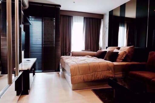 Studio bed Condo in Rhythm Sukhumvit 36-38 Phra Khanong Sub District C09525