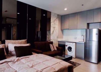 Studio bed Condo in Rhythm Sukhumvit 36-38 Phra Khanong Sub District C09525