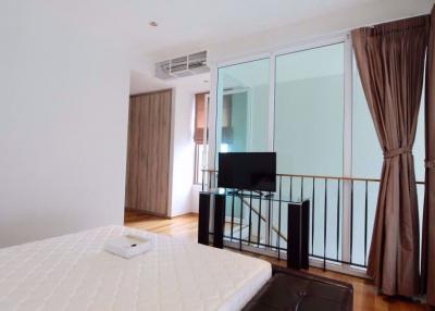 1 bed Duplex in The Emporio Place Khlongtan Sub District D09157