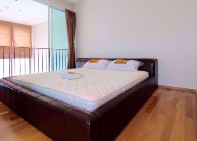 1 bed Duplex in The Emporio Place Khlongtan Sub District D09157