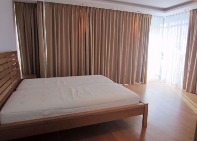 3 bed Condo in Le Monaco Residence Ari Samsennai Sub District C09488