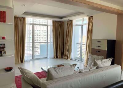 2 bed Condo in Le Monaco Residence Ari Samsennai Sub District C09471