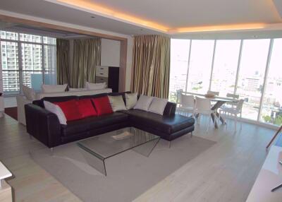 2 bed Condo in Le Monaco Residence Ari Samsennai Sub District C09471