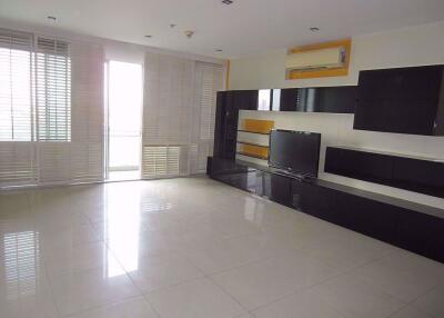 3 bed Condo in The Star Estate @ Narathiwas Chong Nonsi Sub District C09470
