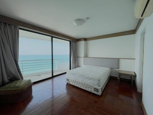 Royal Cliff Sea Views Condo for Sale in Pattaya