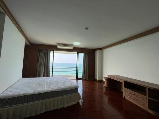 Royal Cliff Sea Views Condo for Sale in Pattaya
