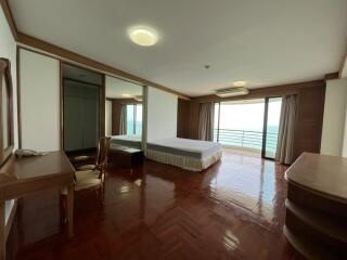 Royal Cliff Sea Views Condo for Sale in Pattaya