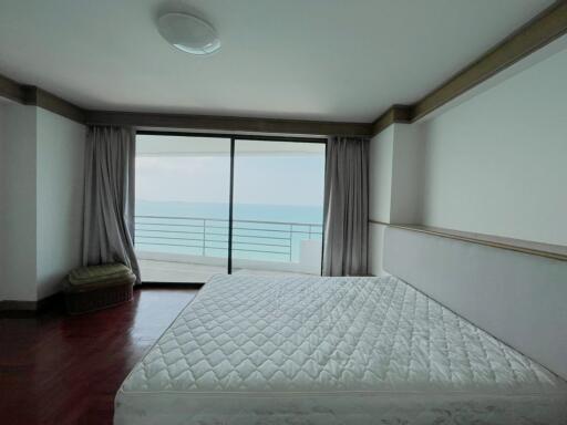 Royal Cliff Sea Views Condo for Sale in Pattaya