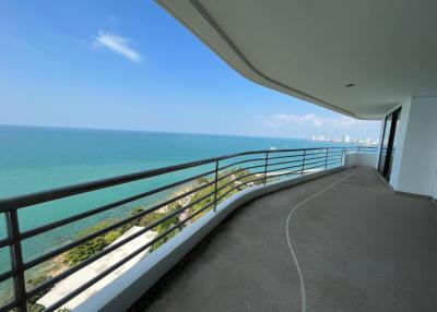 Royal Cliff Sea Views Condo for Sale in Pattaya