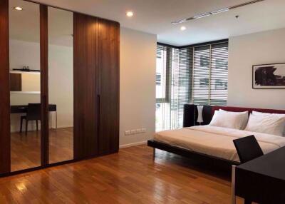 2 bed Condo in The Legend Saladaeng Silom Sub District C09461