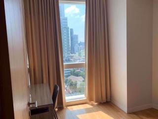 2 bed Condo in Millennium Residence Khlongtoei Sub District C09450