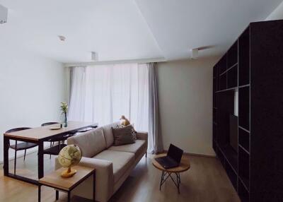 2 bed Condo in Maestro 02 Ruamrudee Lumphini Sub District C09419