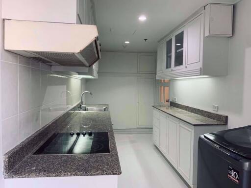 2 bed Condo in The Waterford Park Sukhumvit 53 Khlong Tan Nuea Sub District C09417