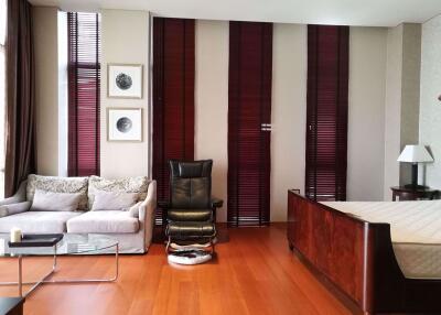 3 bed Condo in The Sukhothai Residences Thungmahamek Sub District C09412