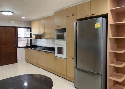 3 bed Condo in GP Grande Tower Khlong Toei Nuea Sub District C09388