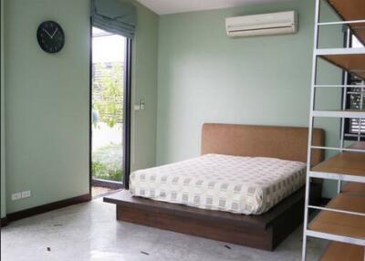 3 bed House Khlong Tan Nuea Sub District H05353