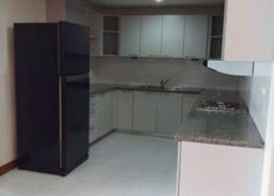 3 bed Condo in Nagara Mansion Lumphini Sub District C09348