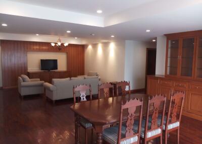 3 bed Condo in Nagara Mansion Lumphini Sub District C09348