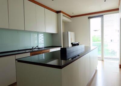 3 bed Condo in Pimarn Mansion Thungmahamek Sub District C09341