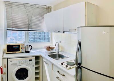 2 bed Condo in Life @ Sathorn 10 Silom Sub District C09339