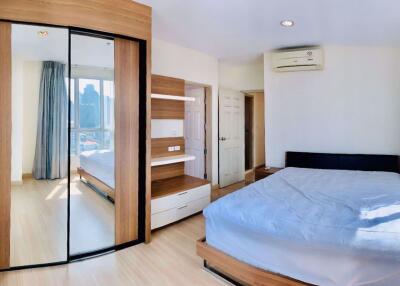 2 bed Condo in Life @ Sathorn 10 Silom Sub District C09339