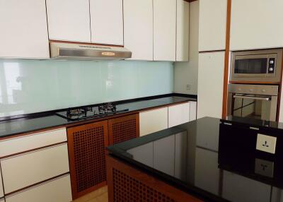 3 bed Condo in Pimarn Mansion Thungmahamek Sub District C09335