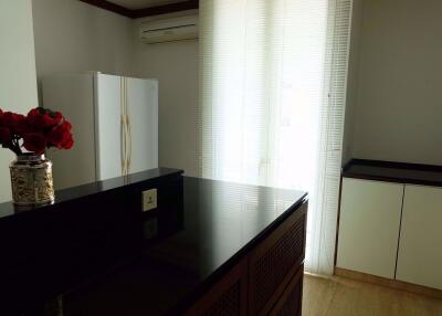 3 bed Condo in Pimarn Mansion Thungmahamek Sub District C09335