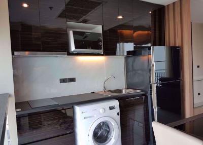 2 bed Condo in Life Ratchadapisek Huai Khwang Sub District C09324